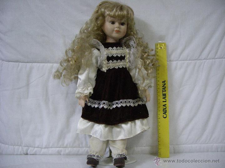 Mu&ntilde;ecas porcelana: ANTIGUA MU&Ntilde;ECA DE PORCELANA CON COMPLEMENTOS - Foto 3