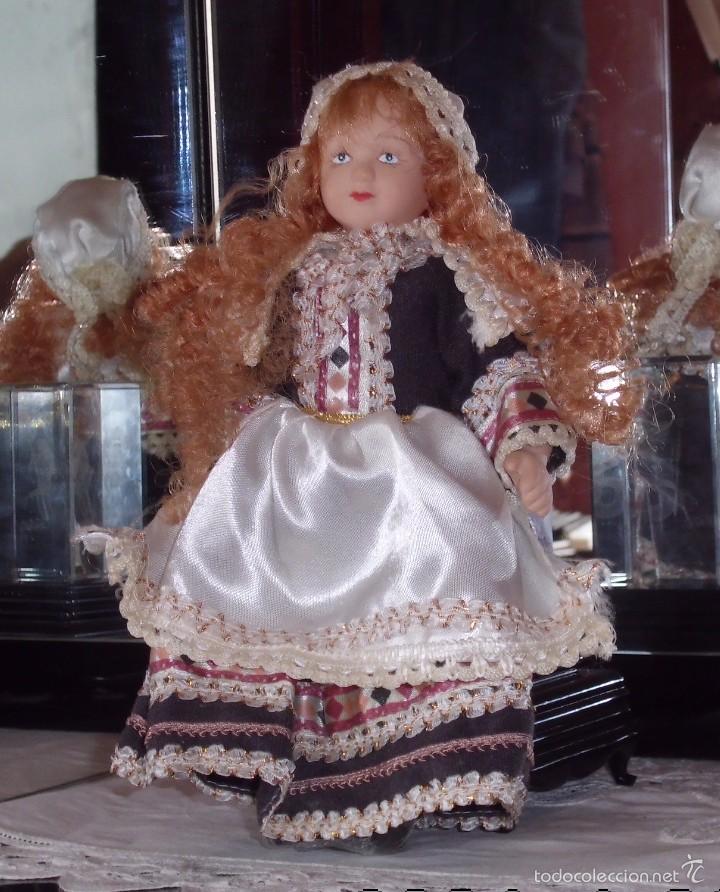 Mu&ntilde;ecas porcelana: Mu&ntilde;eca de porcelana. - Foto 1