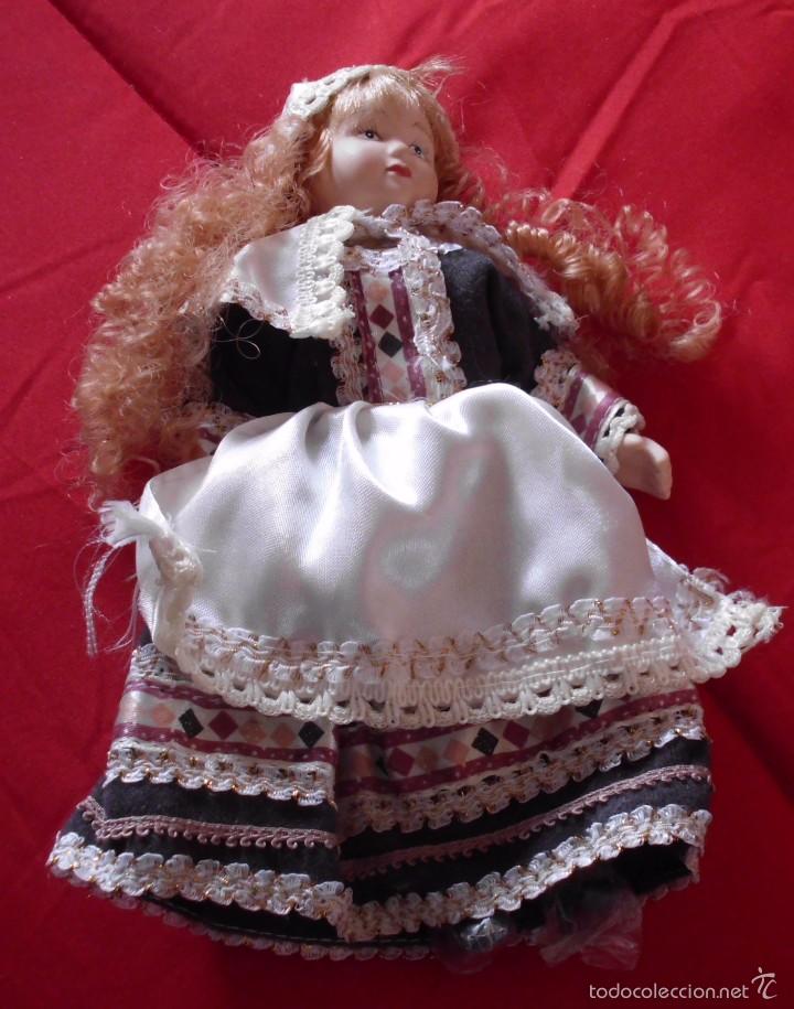 Mu&ntilde;ecas porcelana: Mu&ntilde;eca de porcelana. - Foto 2