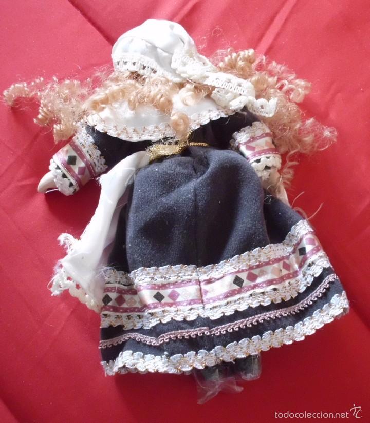 Mu&ntilde;ecas porcelana: Mu&ntilde;eca de porcelana. - Foto 3