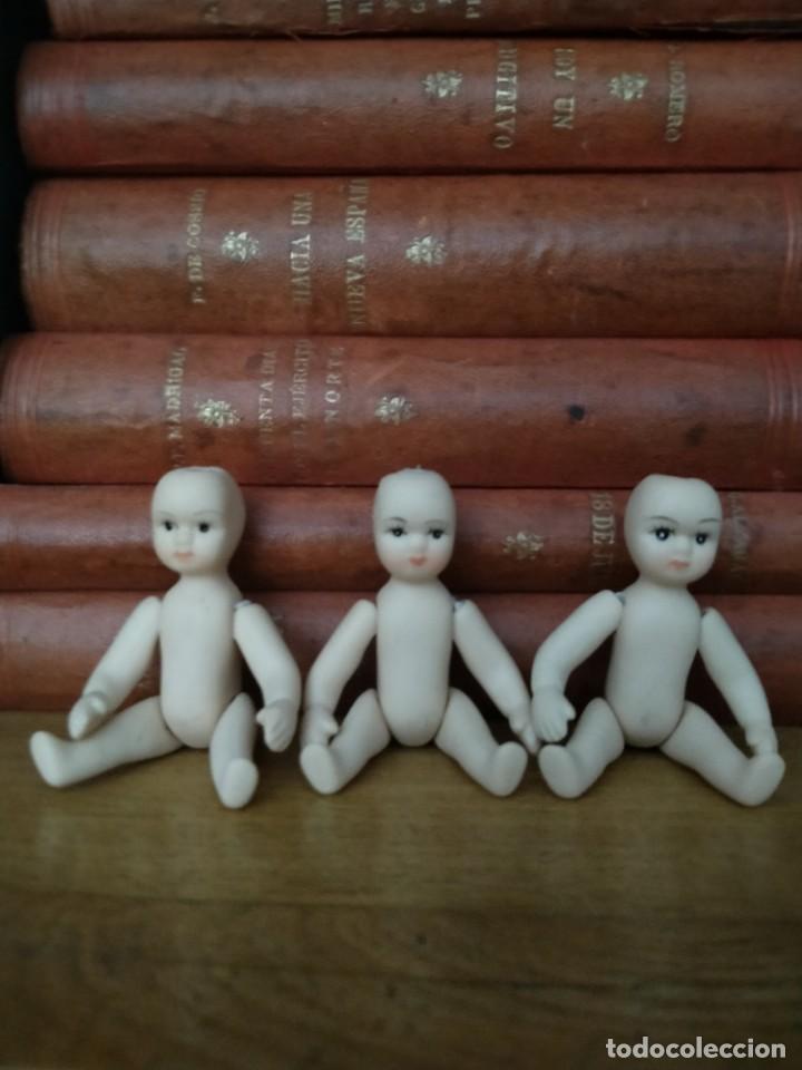 Mu&ntilde;ecas porcelana: 3 mu&ntilde;equitos de biscuit. - Foto 1
