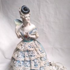Muñecas Porcelana: LAMPARA MUJER DAMA PORCELANA, BUEN ESTADO FUNCIONA. MED 32 CM