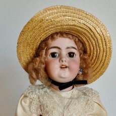 Bambole Porcellana: MUÑECAS CABEZA PORCELANA, CUERPO DE COMPOSICIÓN OJOS CRISTAL -44 CM. Lote 335301528