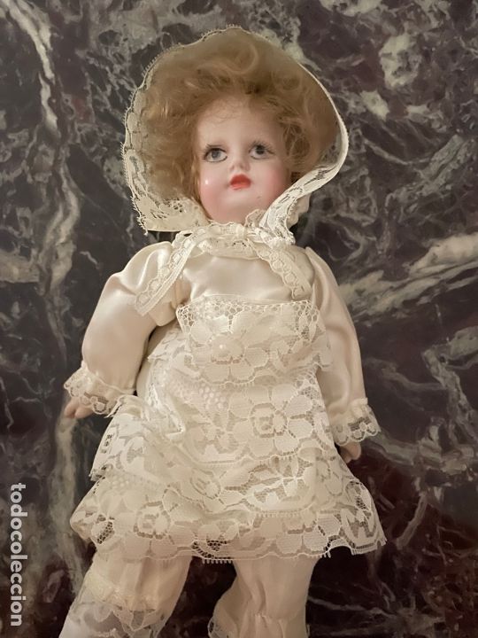 Mu&ntilde;ecas porcelana: Mu&ntilde;eca de procelana rara. - Foto 1