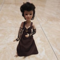 Muñecas Porcelana: DAMA DE ÉPOCA EN PORCELANA MABEL CHILTERN