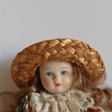 Muñecas Porcelana: ANTIGUA MINI - MUÑECA / DE PORCELANA / BIEN CONSERVADA. Lote 396525129