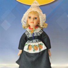 Muñecas Porcelana: MUÑECA DE PORCELANA HOLANDESA. WATERLAND DOLLS.. Lote 403197744