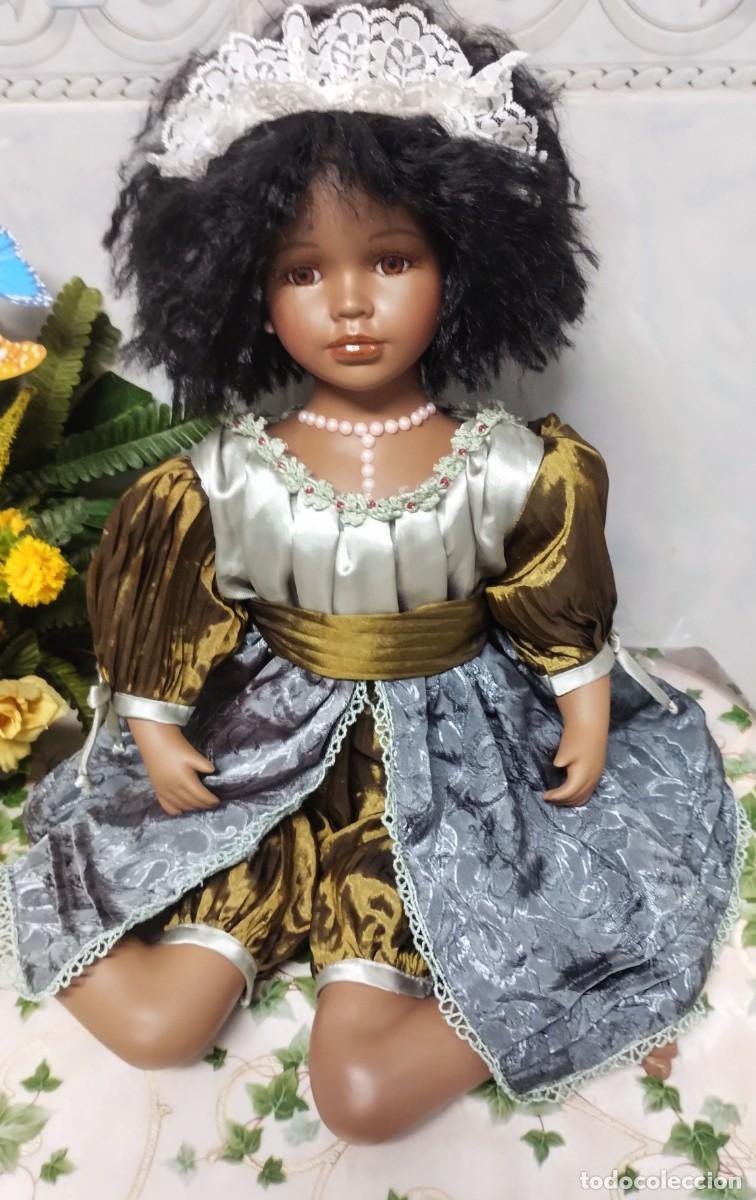 Una muñeca 2024 de porcelana