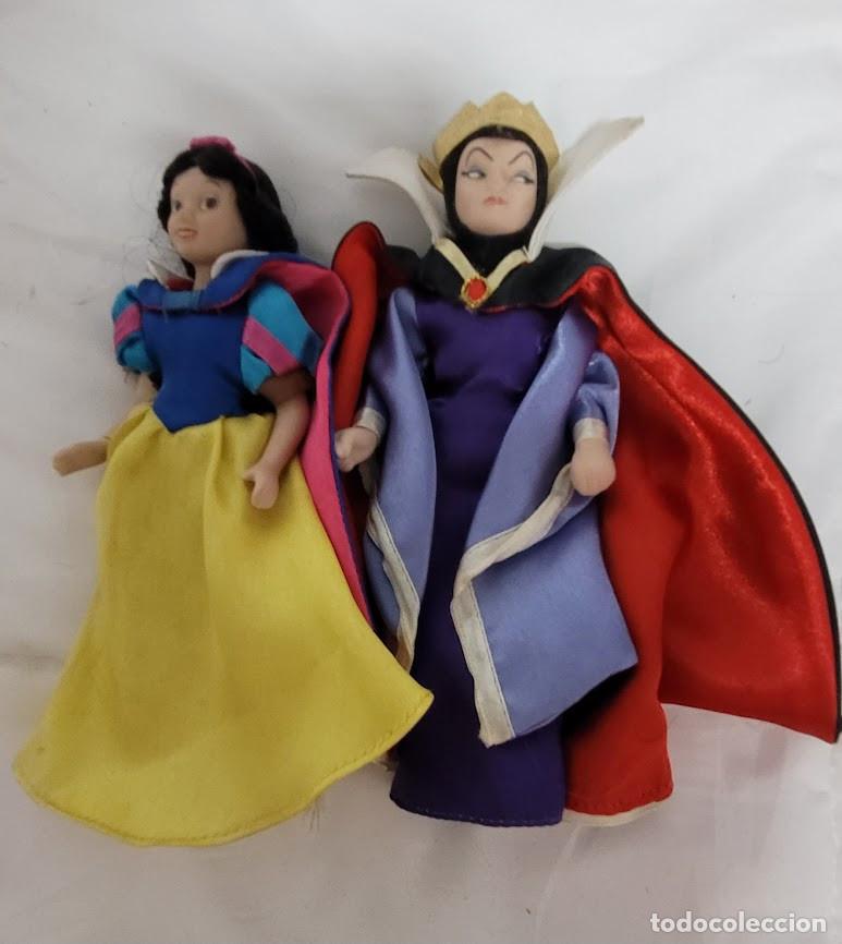 Mu&ntilde;ecas porcelana: Mu&ntilde;ecas Blancanieves y bruja Malvada - Foto 1