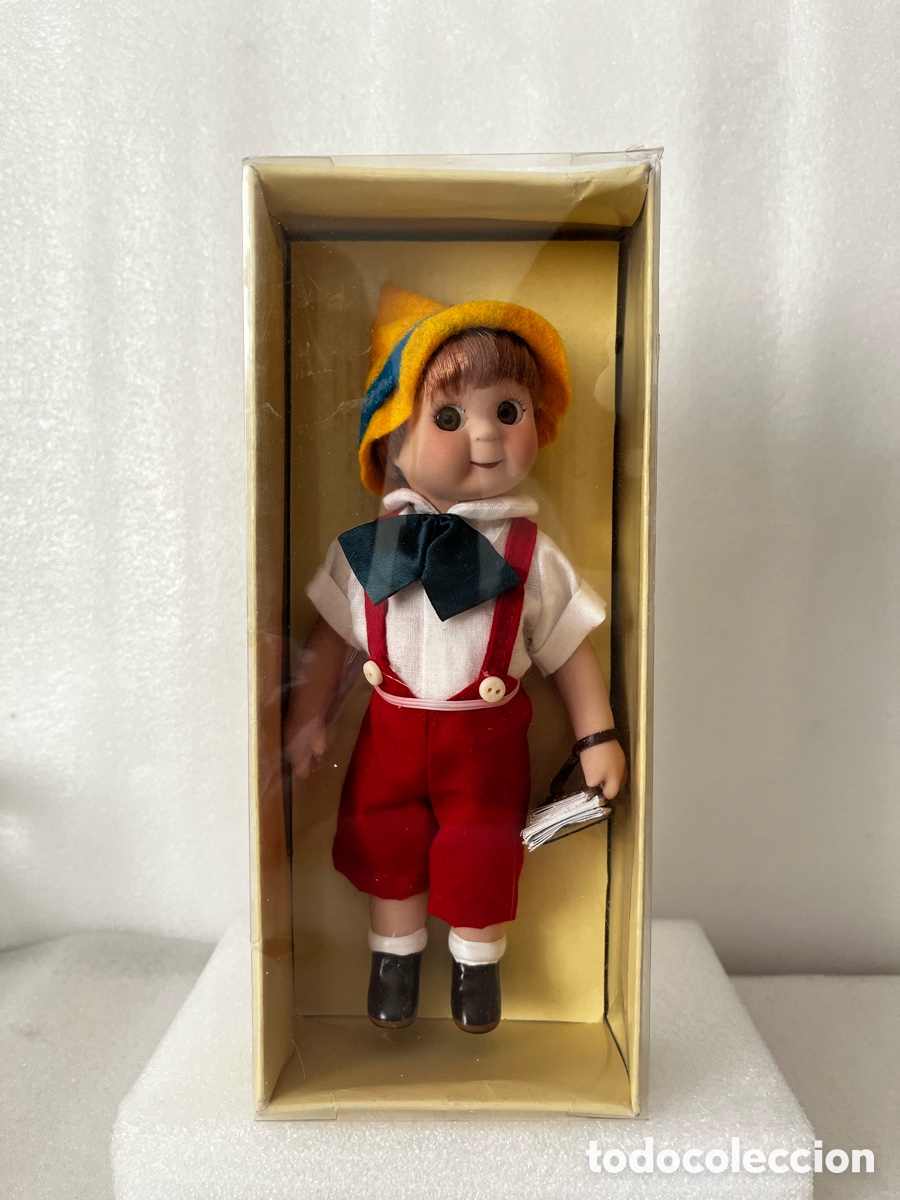 Mu&ntilde;ecas Porcelana: Mu&ntilde;eco de Pinocho antiguo