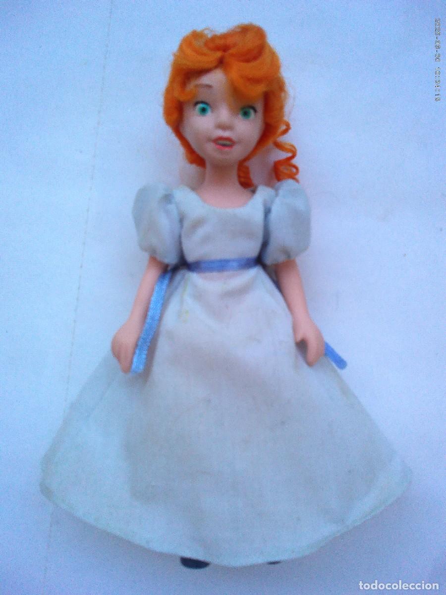 Mu&ntilde;ecas Porcelana: PRECIOSA MU&Ntilde;ECA COLECCION DE PRINCESAS DE DISNEY: WENDY DE PETER PAN. CERAMICA ARTICULADA Y VESTIDA