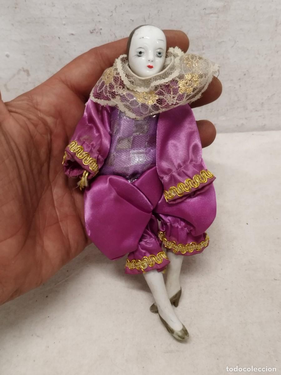 Mu&ntilde;ecas Porcelana: Mu&ntilde;eco figura payaso arlequin cabeza y extremidades de porcelana.