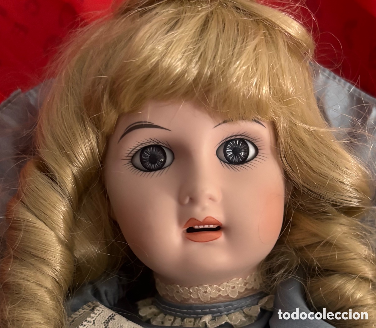 Porcelain Dolls: Mu&ntilde;eca original &ldquo;MUNDIA&rdquo; France