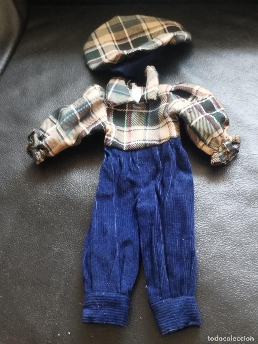 Mu&ntilde;ecas porcelana: Mono, pantal&oacute;n de pana con gorra. Para mu&ntilde;eca porcelana, mu&ntilde;eco.