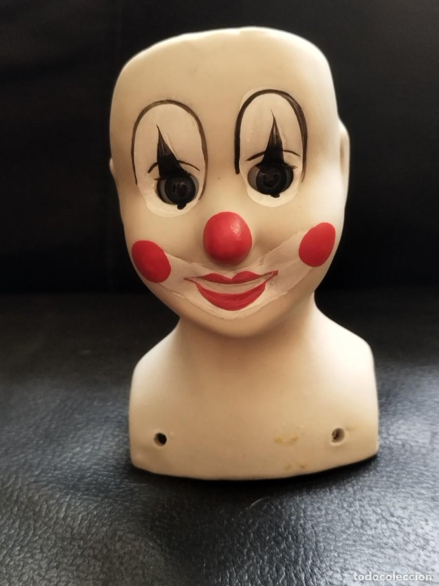Mu&ntilde;ecas porcelana: Antigua cabeza de porcelana de un payaso, con ojos. Para mu&ntilde;eca, mu&ntilde;eco. Casa de mu&ntilde;ecas, circo.