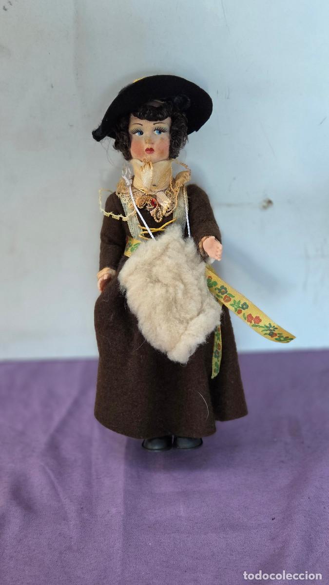 Mu&ntilde;ecas porcelana: mu&ntilde;eca antigua peque&ntilde;a