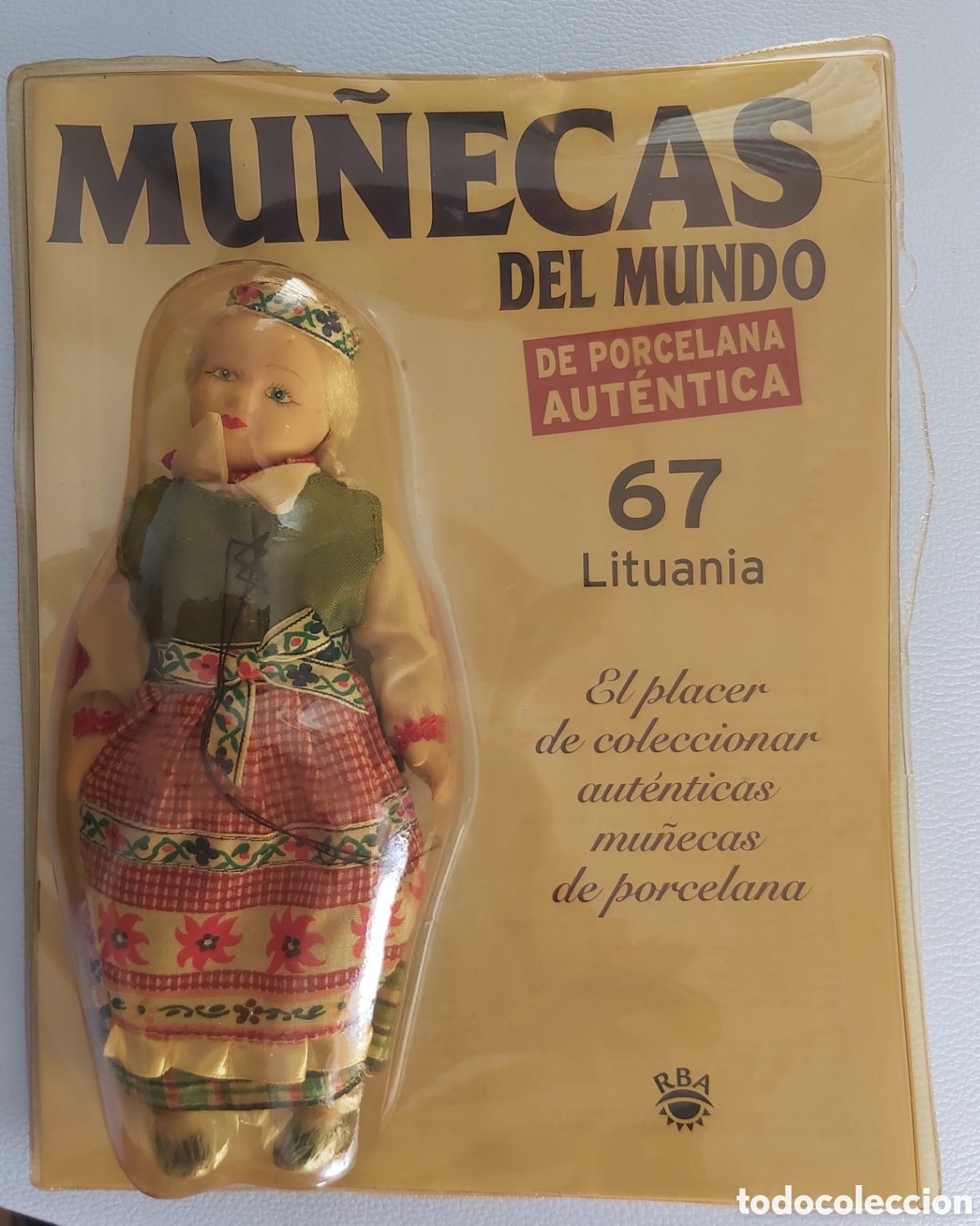 Mu&ntilde;ecas porcelana: Mu&ntilde;eca de porcelana, creada por RBA, en perfecto estado y en su estuche.