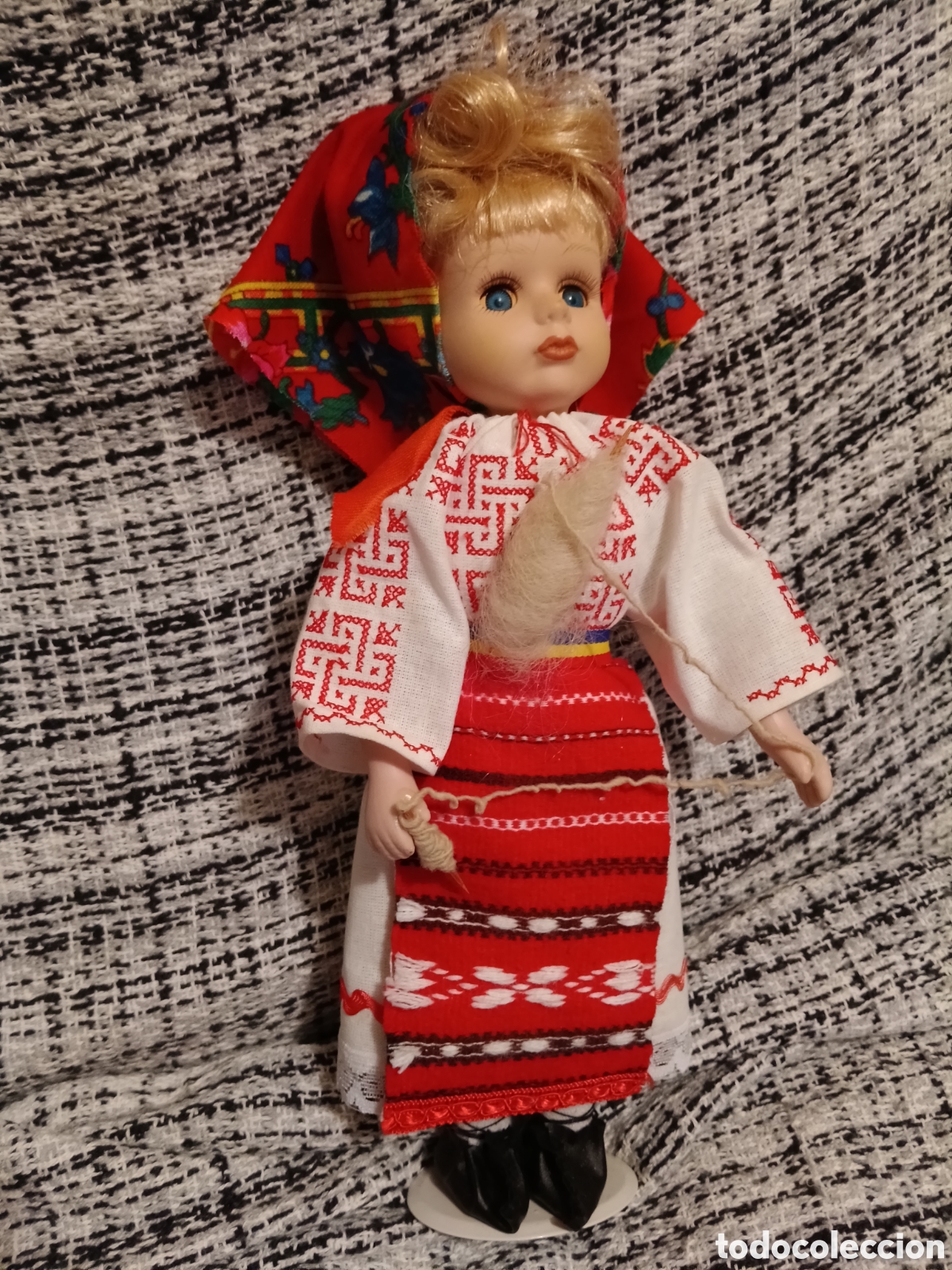 Poup&eacute;es Porcelaine: Mu&ntilde;eca porcelana traje t&iacute;pico