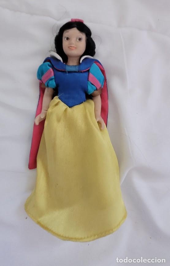 Mu&ntilde;ecas porcelana: Mu&ntilde;eca Blancanieves de Porcelana Disney