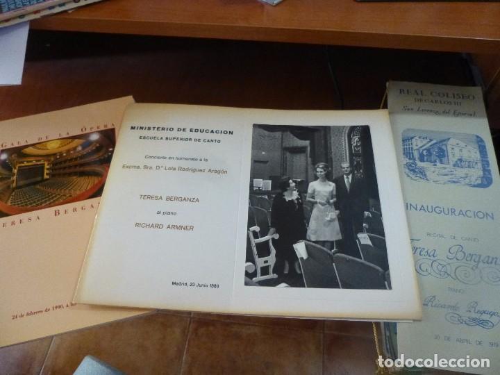 Cat&aacute;logos de M&uacute;sica: varios folletos de conciertos de teresa berganza, uno con su firma autografa, otro foto de los reyes