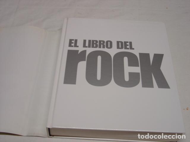Cat&aacute;logos de M&uacute;sica: E Libro del Rock por Philip Dood. 1&ordf; Edici&oacute;n de sep.2001-Ediciones B. Tapa dura con Sobrecubierta.