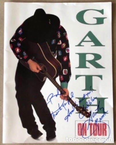 GARTH BROOKS ON TOUR. LIBRETO OFICIAL DE LA GIRA DE 1992 FIRMADO Y DEDICADO POR ÉL. (Música - Catálogos de Música, Libros y Cancioneros)