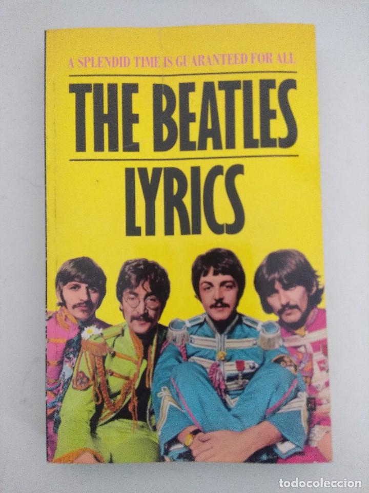 Cat&aacute;logos de M&uacute;sica: LIBRO/THE BEATLES LYRICS/EDICION INGLESA.