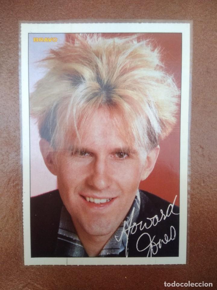 Cat&aacute;logos de M&uacute;sica: Foto- postal howard jones de la revista bravo plastificada