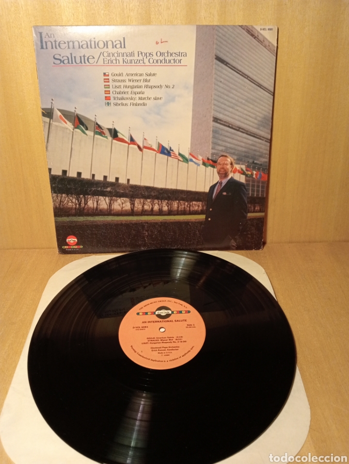 Catalogues de Musique: An Internacional Salute. Espa&ntilde;a.Chabrier. Gould. Etc. Cincinnati Pops Orch. Kunzel. 1984. USA.