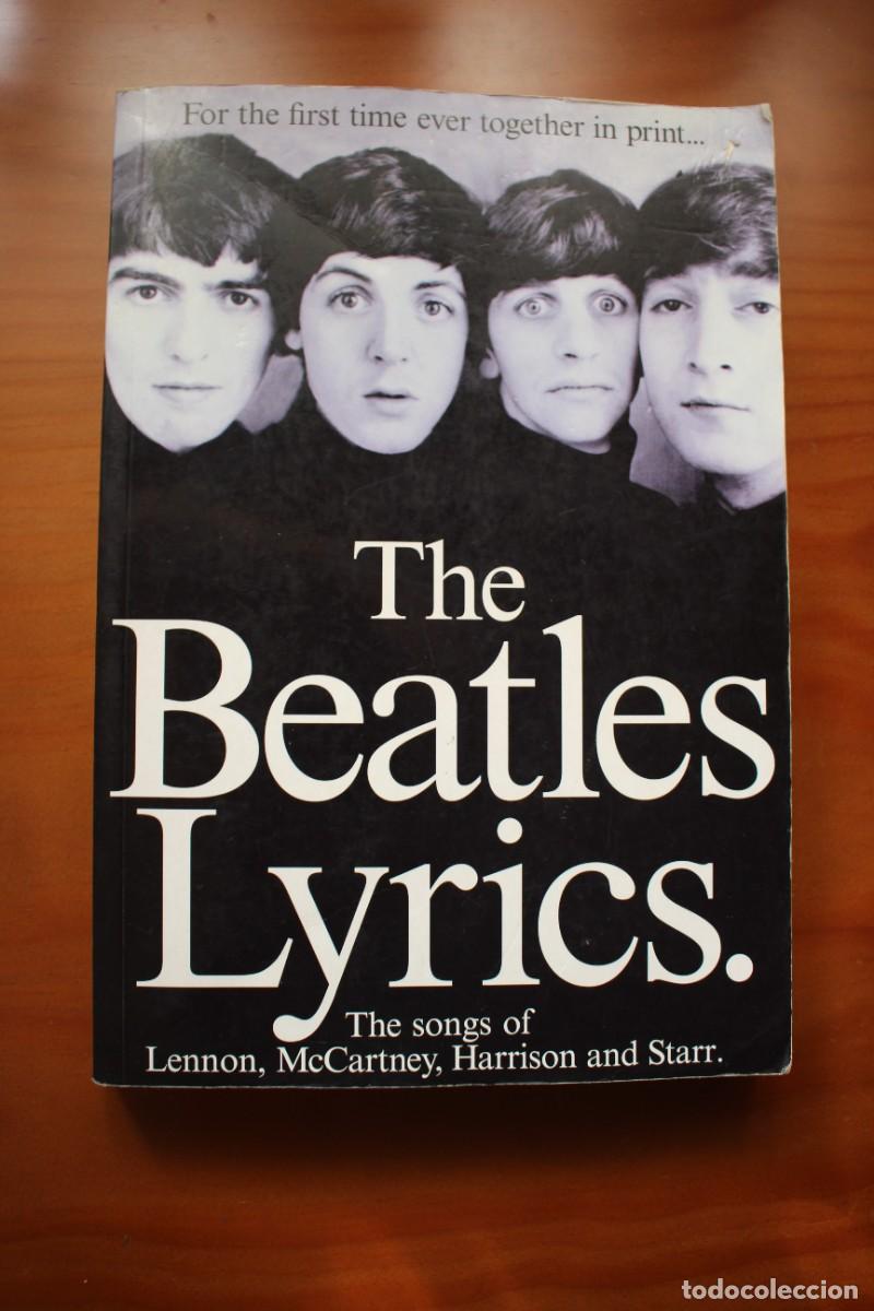 Cat&aacute;logos de m&uacute;sica: Libro THE BEATLES LYRICS. Omnibus Press.