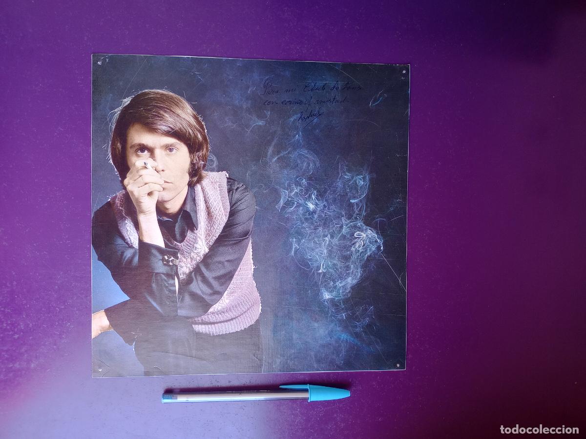 Cat&aacute;logos de m&uacute;sica: FOTO DE RAPHAEL - FIRMADA POR EL, RECORTADA DE REVISTA , CON AGUJEROS DE CHINCHETA