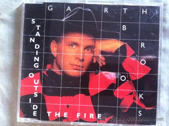 CDs de m&uacute;sica: CD SINGLE GARTH BROOKS-STANDING OUTSIDE THE FIRE - Foto 1