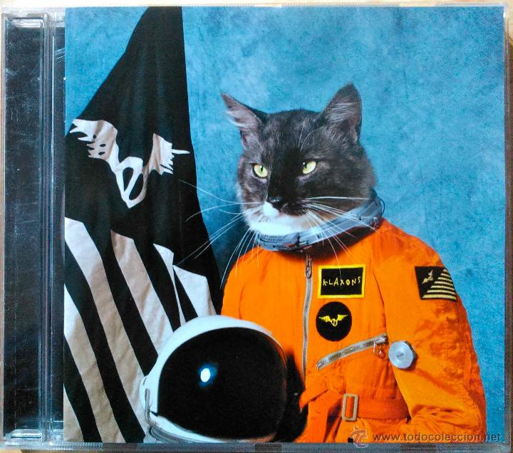 CDs de m&uacute;sica: KLAXONS, SURFINH THE VOID - CD - Foto 1