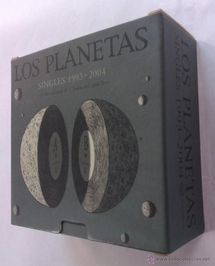 CDs de m&uacute;sica: LOS PLANETAS -SINGLES 1993-2004 - Foto 1