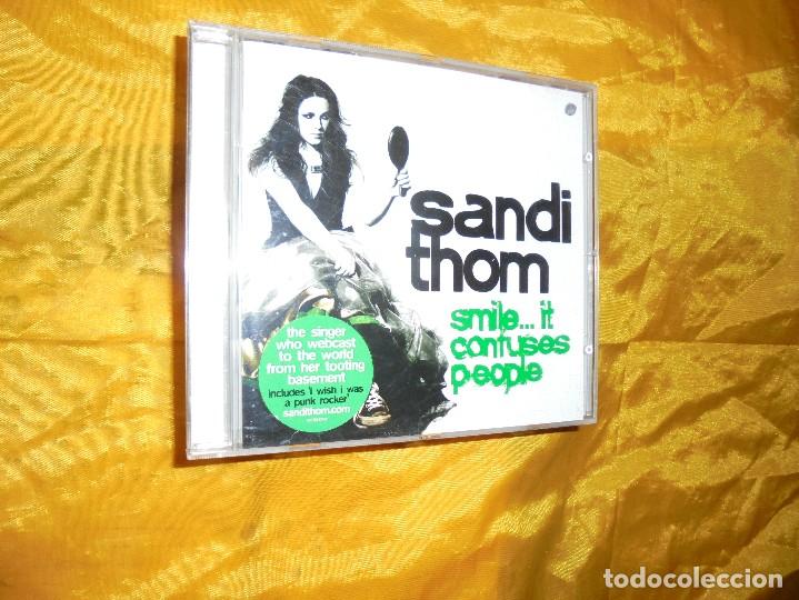 CDs de m&uacute;sica: SANDI THOM.   SMILE...IT CONFUSES PEOPLE.  CD.  SONY 2006.   IMPECABLE - Foto 1