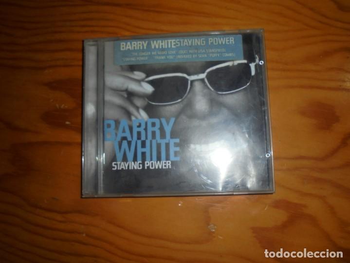 CDs de m&uacute;sica: BARRY WHITE. STAYING POWER. BMG, 1999. CD. - Foto 1