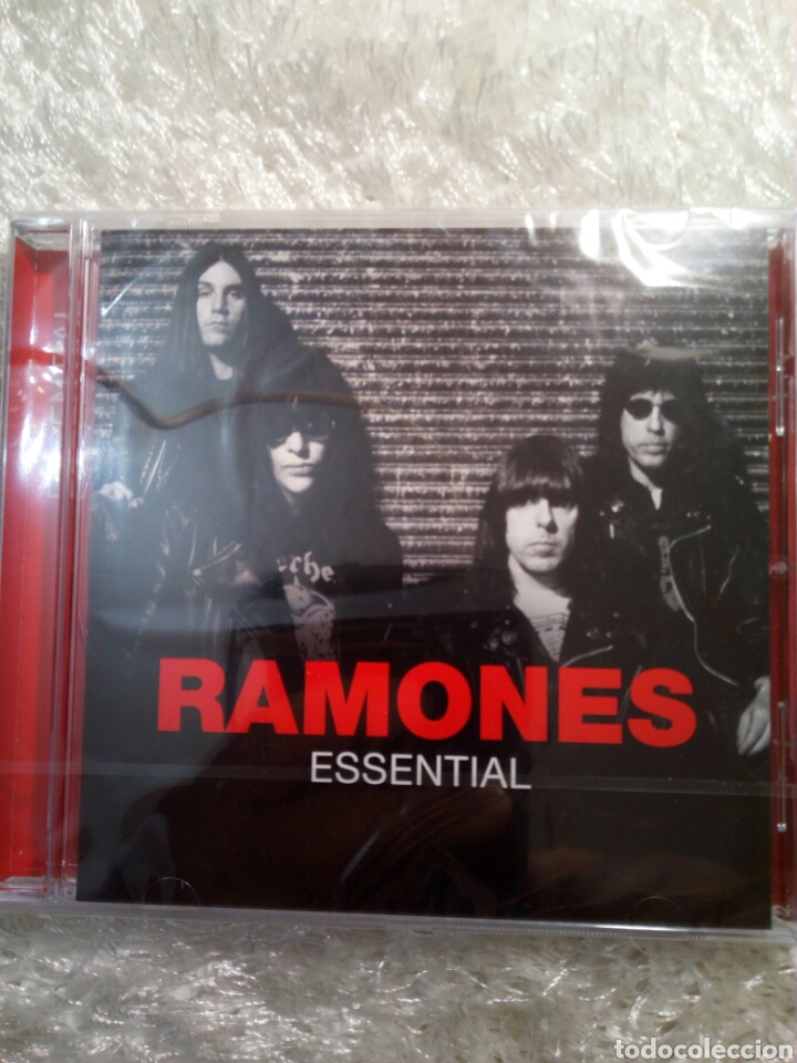 CDs de m&uacute;sica: RAMONES ESSENTIAL CD - Foto 1