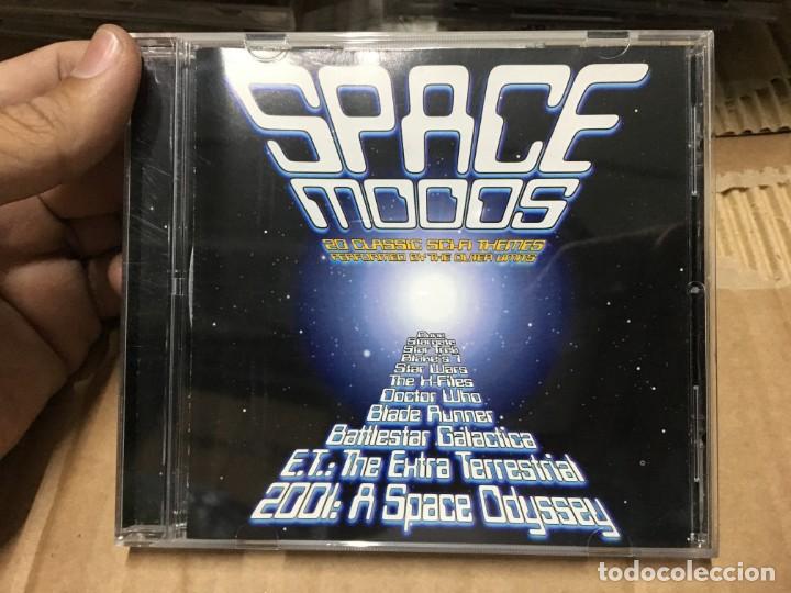 CDs de m&uacute;sica: CD SPACE MOOOS 20 CLASSICS SCI-FI THEMES STAR WARS BLADE RUNNER ET 2001 - Foto 1