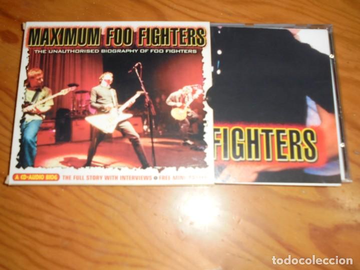 CDs de m&uacute;sica: MAXIMUM FOO FIGHTERS. THE UNAUTHORISED BIOGRAPHY.  CHROME, 2000. CAJA CON CD + POSTER. IMPECABLE - Foto 1