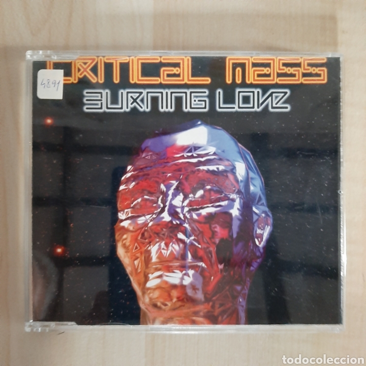 CDs de m&uacute;sica: Critical Mass / Burnin Love - Foto 1