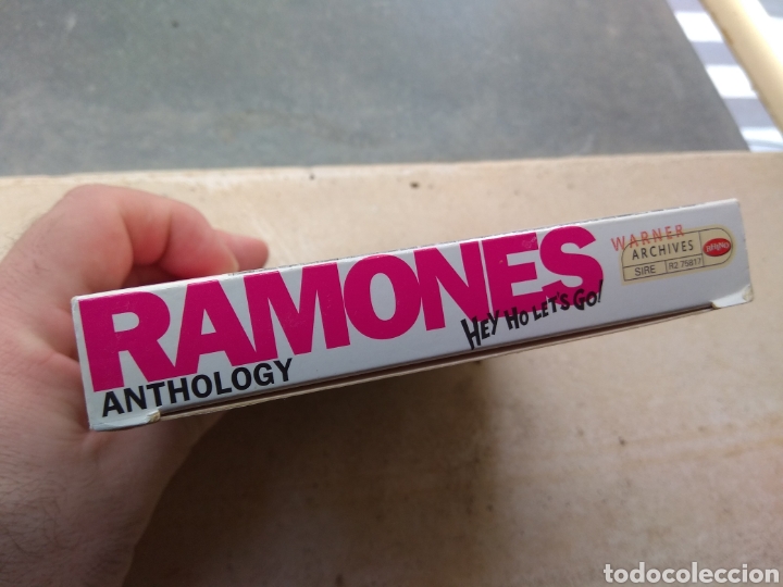 CDs de m&uacute;sica: Ramones - Anthology - Doble CD + Libreto - - Foto 3