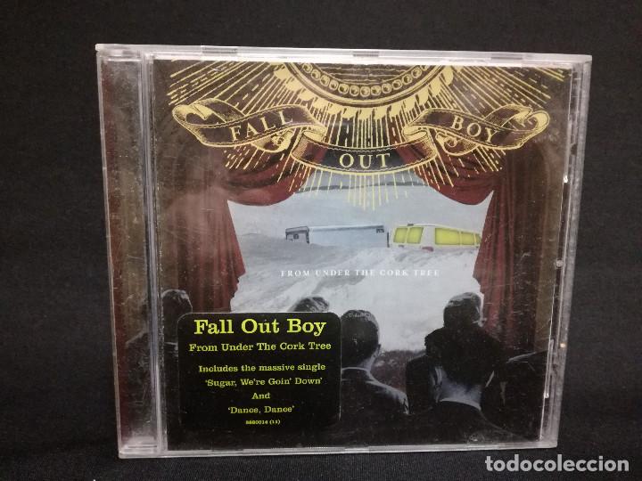 CDs de m&uacute;sica: CD - FALL OUT BOY - FROM UNDER THE CORK TREE - Foto 1