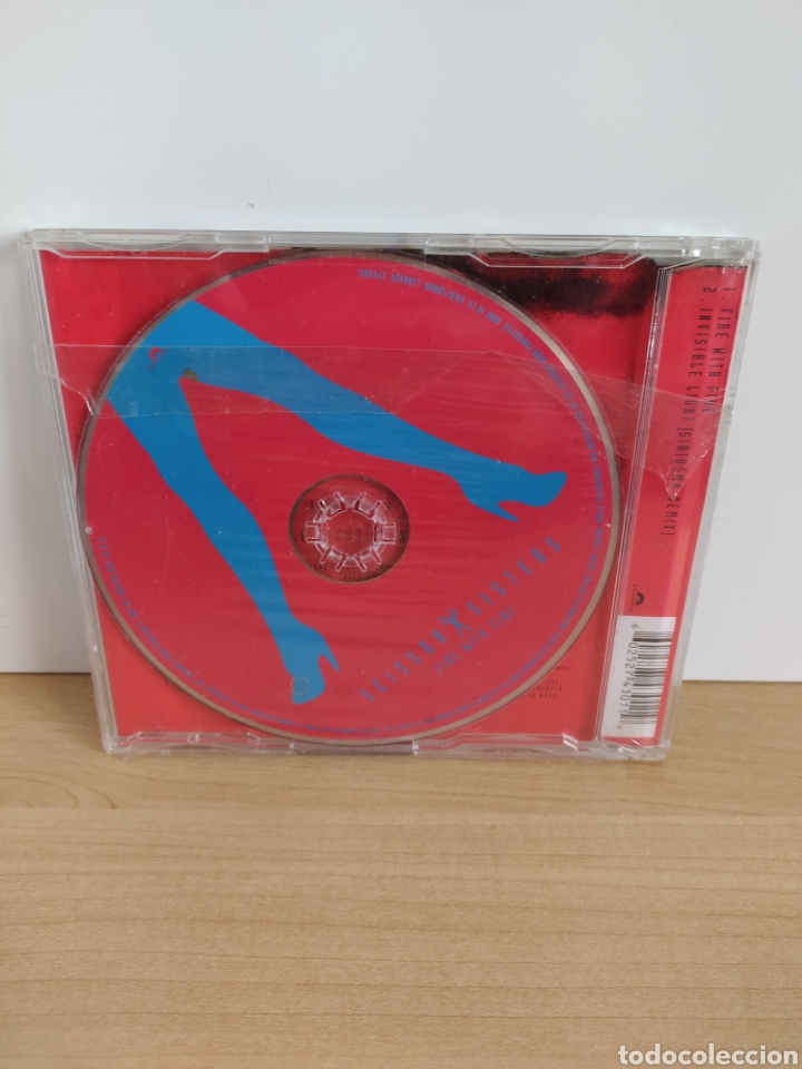 CDs de m&uacute;sica: CD SCISSOR SISTERS FIRE WITH FIRE 2 TRACKS - Foto 2