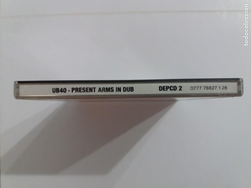 CDs de m&uacute;sica: CD UB40. PRESENT ARMS IN DUB. VIRGIN. 1981. - Foto 3