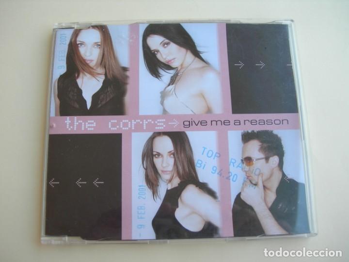 CDs de m&uacute;sica: THE CORRS GIVE ME A REASON 2 VERSIONES CD SINGLE - Foto 1