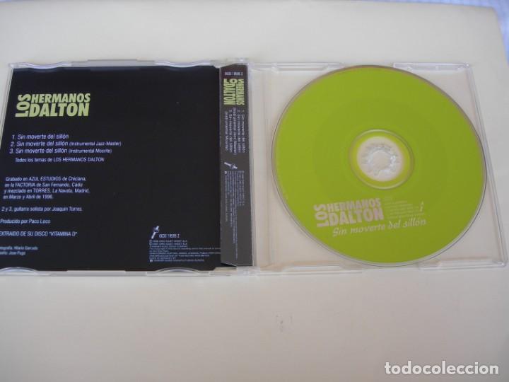CDs de m&uacute;sica: LOS HERMANOS DALTON SIN MOVERTE DEL SILLON 3 VERSIONES CD SINGLE - Foto 2
