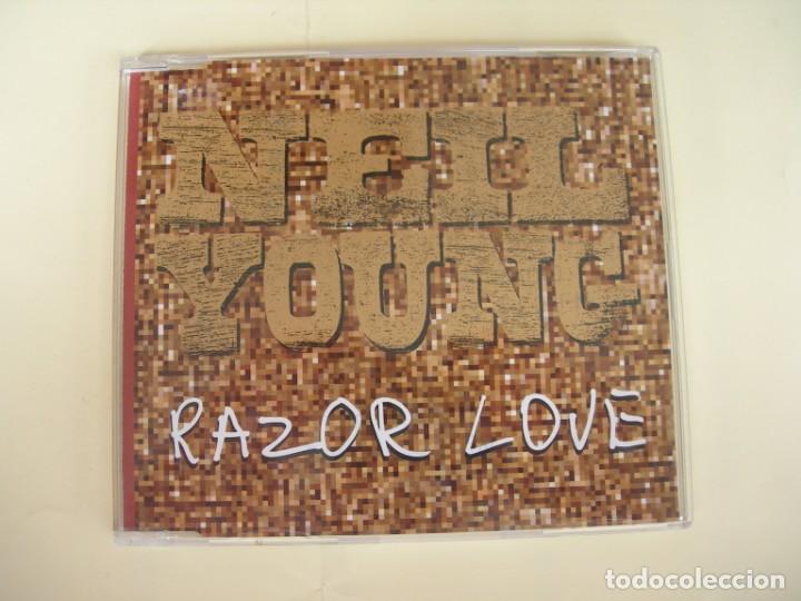CDs de m&uacute;sica: NEIL YOUNG RAZOR LOVE +1 CD SINGLE - Foto 1