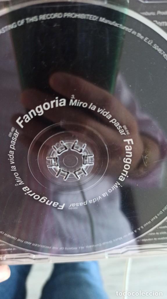 CDs de m&uacute;sica: Fangoria CD single miro la vida pasar - Foto 2