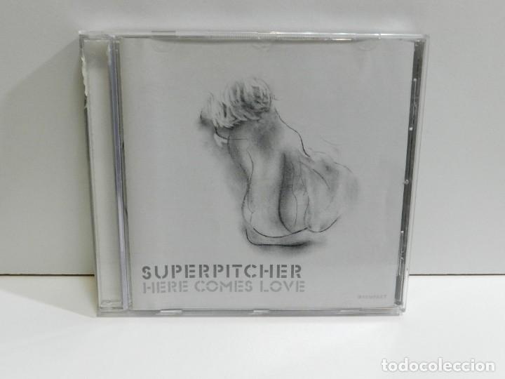 CDs de m&uacute;sica: DISCO CD. Superpitcher &lrm;&ndash; Here Comes Love. COMPACT DISC. - Foto 1