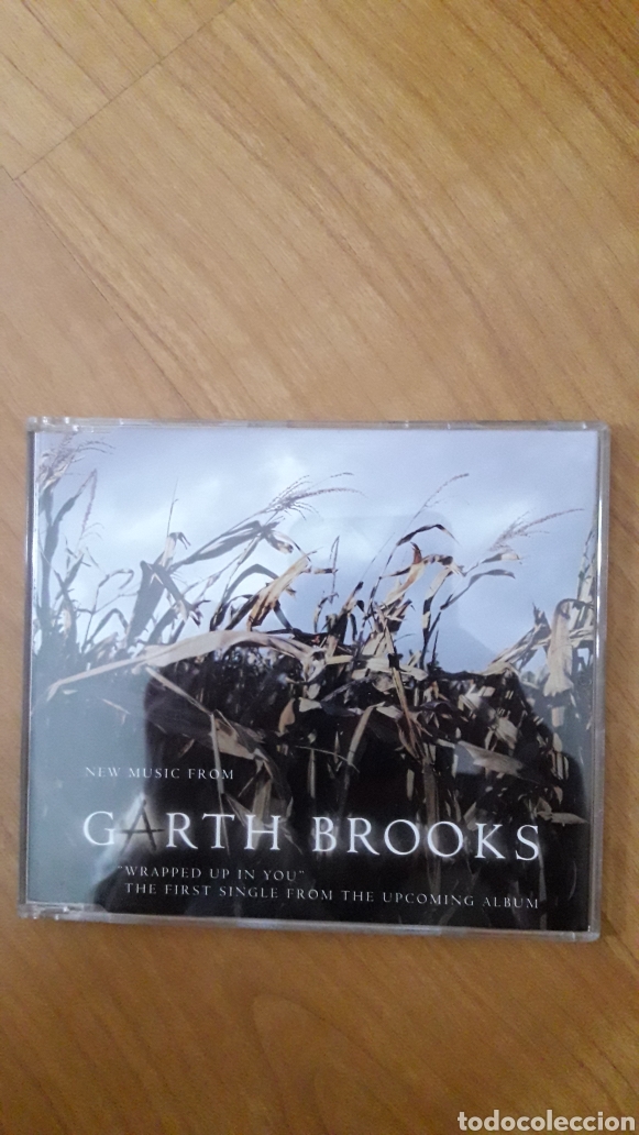 CDs de m&uacute;sica: GARTH BROOKS. WRAPPEP UP IN YOU - Foto 1